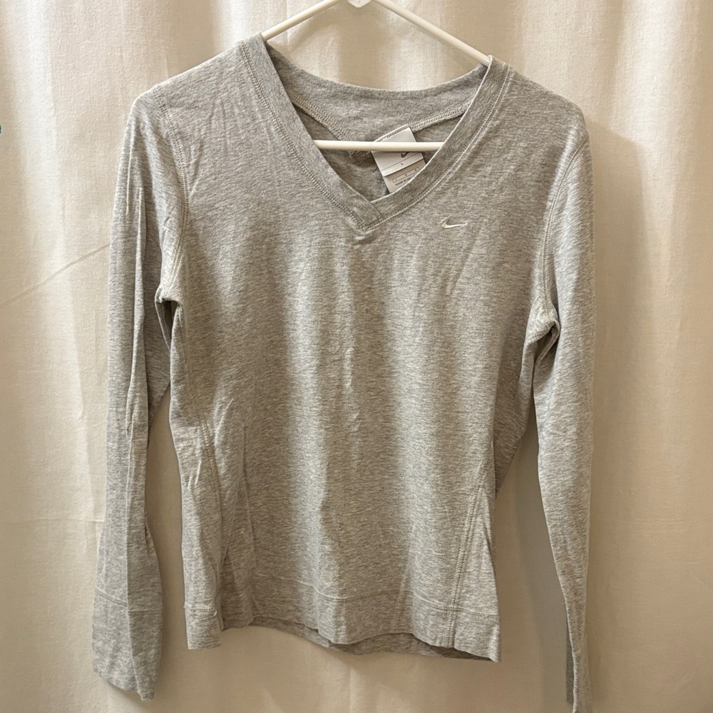 Nike Gray V-Neck Long Sleeve Top